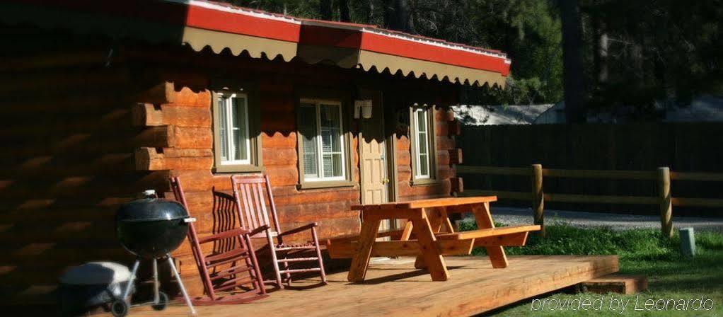 Historic Tamarack Lodge & Cabins Hungry Horse Exterior foto
